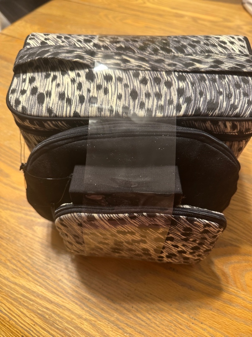 NWT Black and Cream 4 Piece Make-up Totes Set